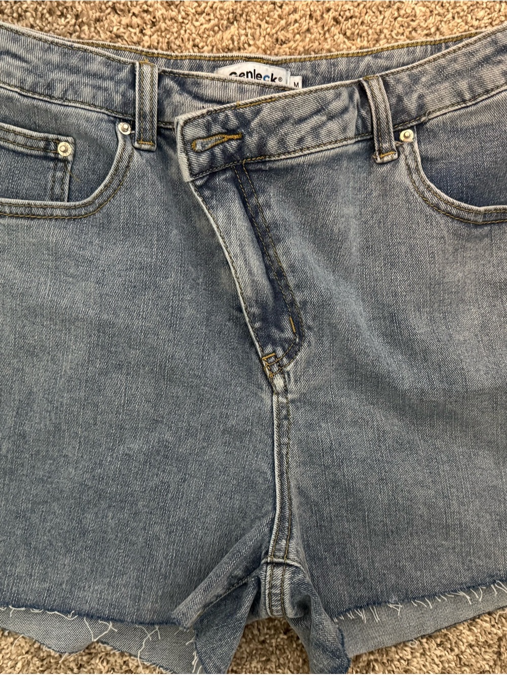 Women’s Light Wash Denim Shorts - Centerlock